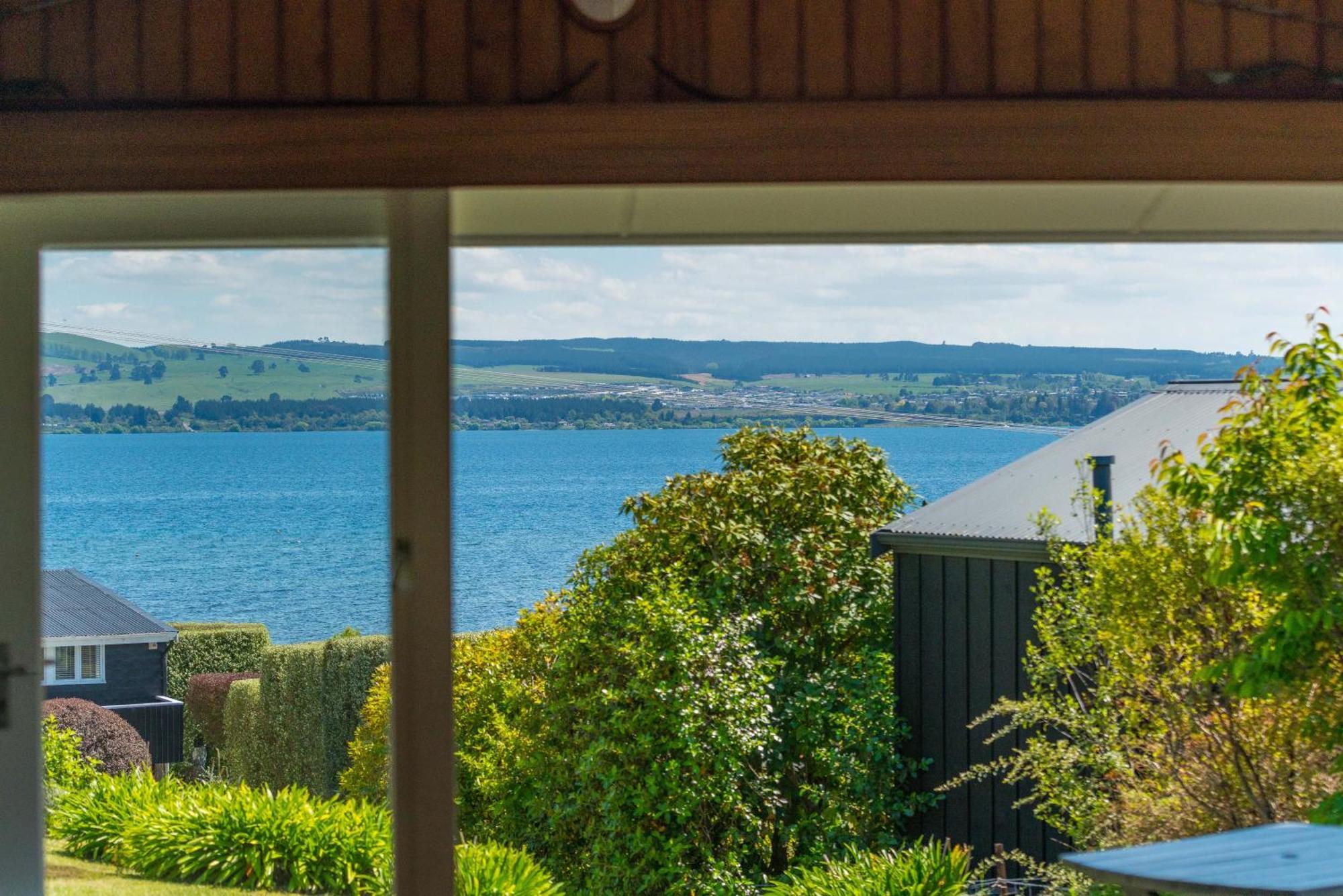 Lakeview Cottage - Rainbow Point Holiday Home Tauposjön Exteriör bild